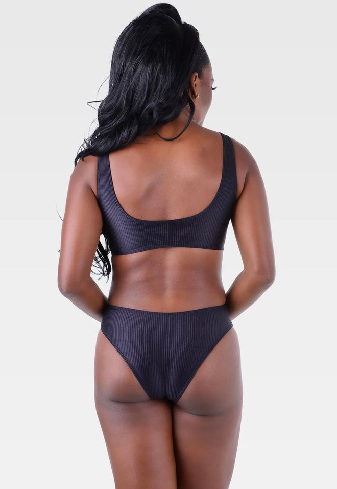 Brazilian Swimsuit Cheat Mom With Black Cup